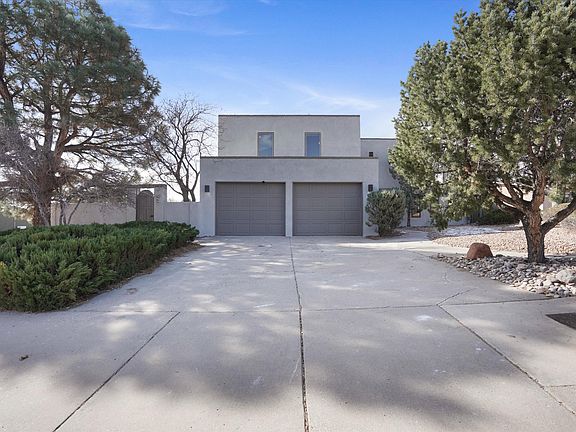 4th image of 3901 Big Sky Dr NE