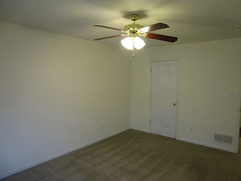1725-1727 Louise Cir — Photo 16