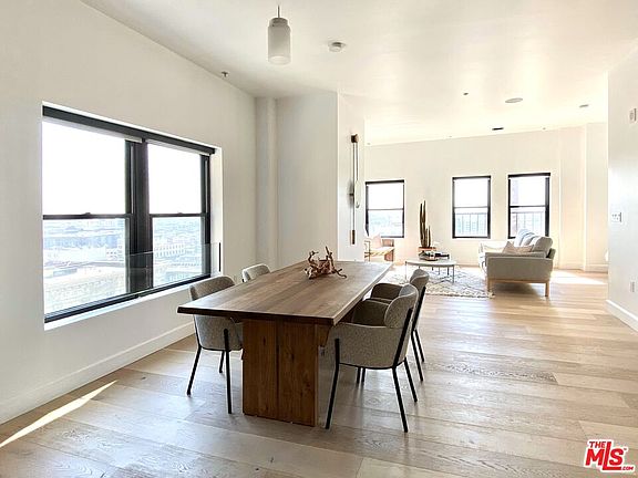 3rd image of 416 S Spring St APT 1210