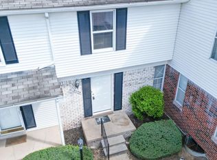 21759 Hidden Rivers Dr N, Southfield, MI 48075