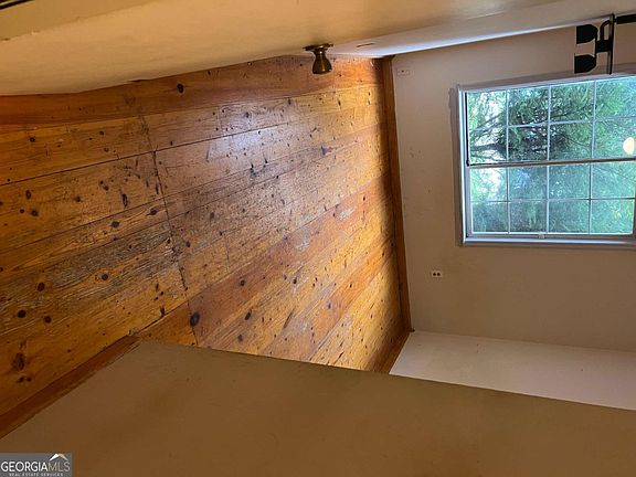 5th image of 124 Partridge Ln