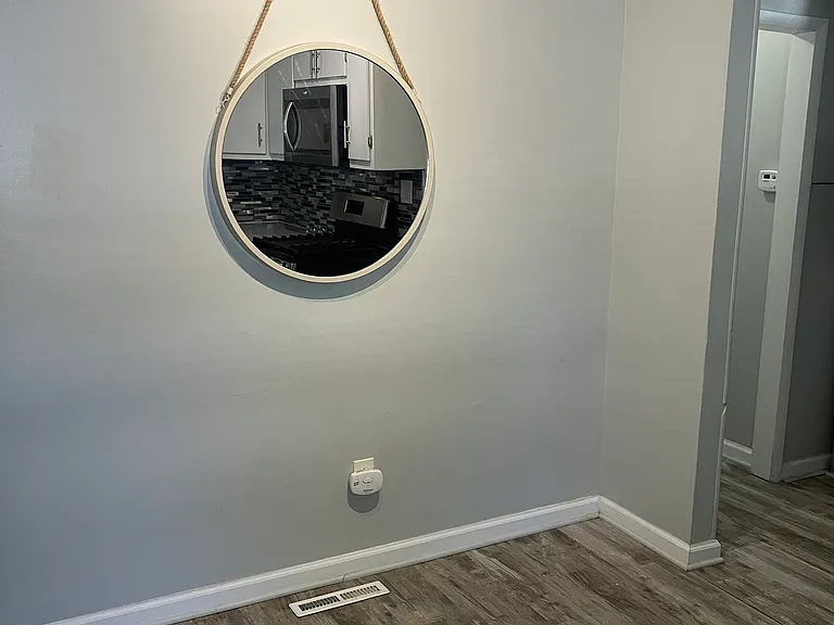 569 E Rowland Ave — Photo 7