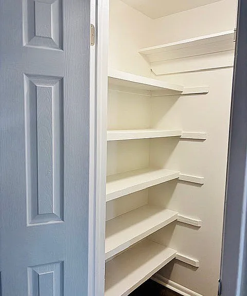 Walk in Pantry