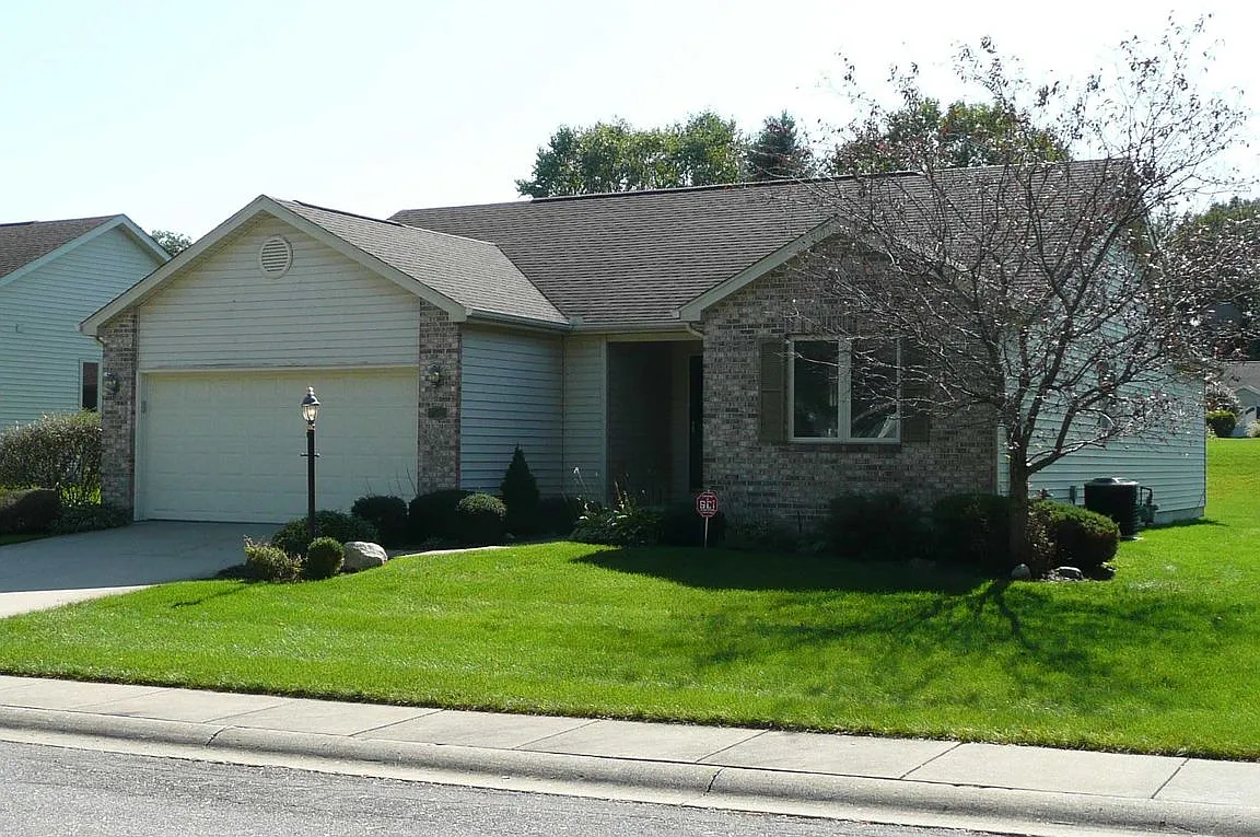 17826 Bay Winds Dr photo 1