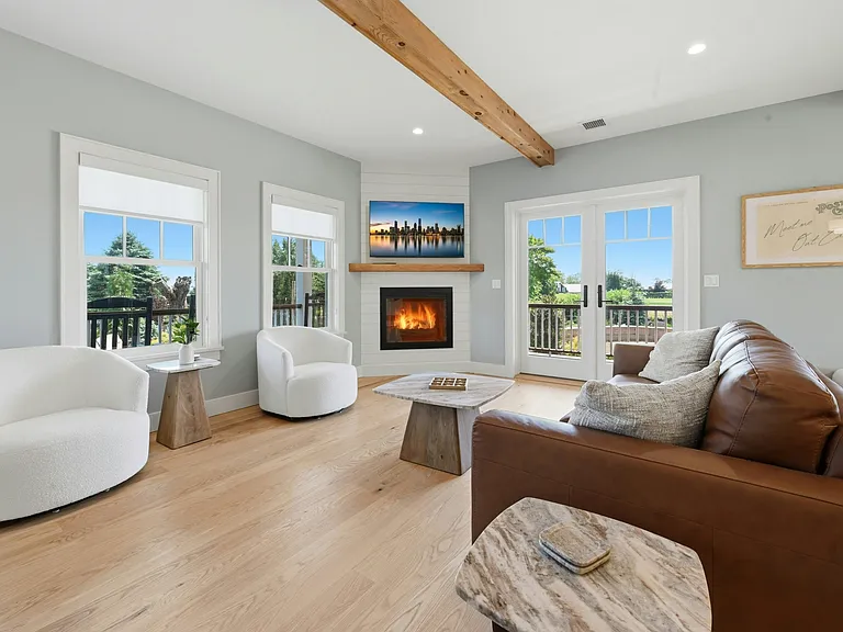 3104 Sound Ave — Photo 4