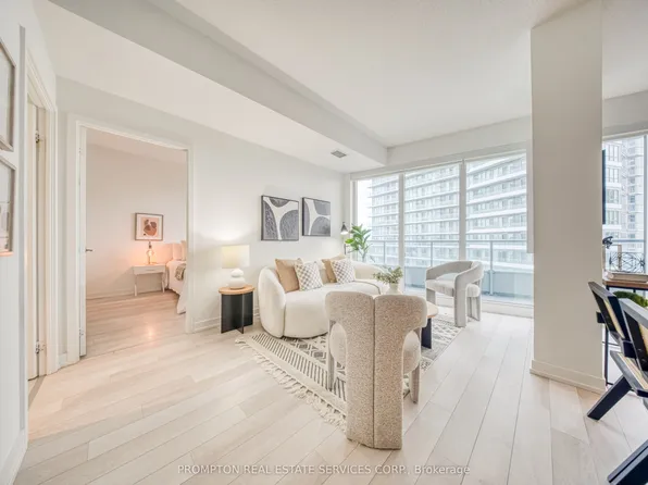 117 McMahon Dr #2807, Toronto, ON M2K 0C2