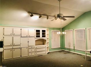 4831 Bishop Gate Rd, Winston Salem, NC 27127