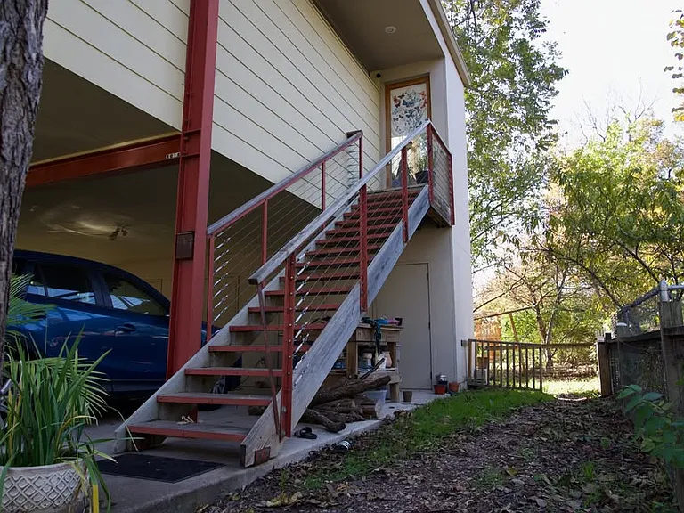 4814 Red River St #B — Photo 2