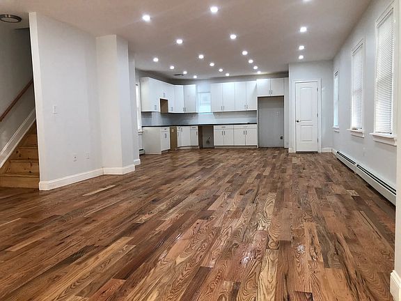 4th image of 186-26 Mangin Ave