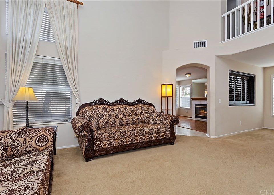 2nd image of 893 Autumn Ln