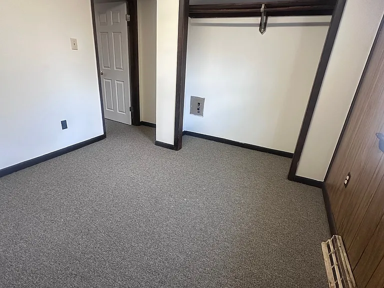 145 Quailwood Pkwy #3 — Photo 6