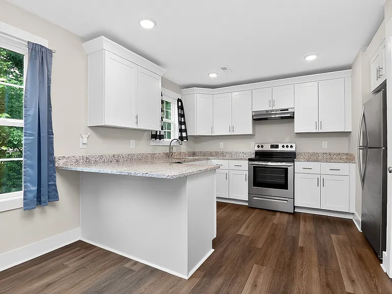 1007 Wilmouth St — Photo 12