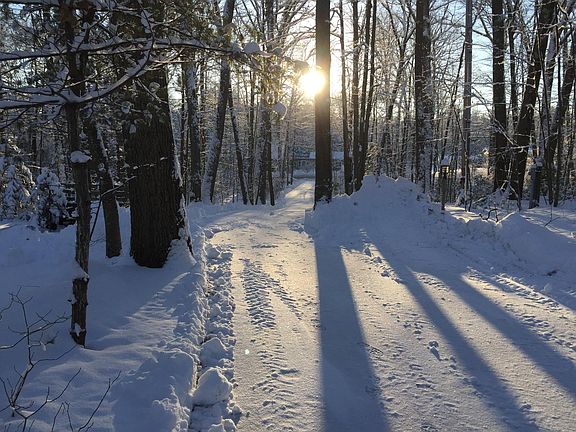 Private setting, over 400' off the road.