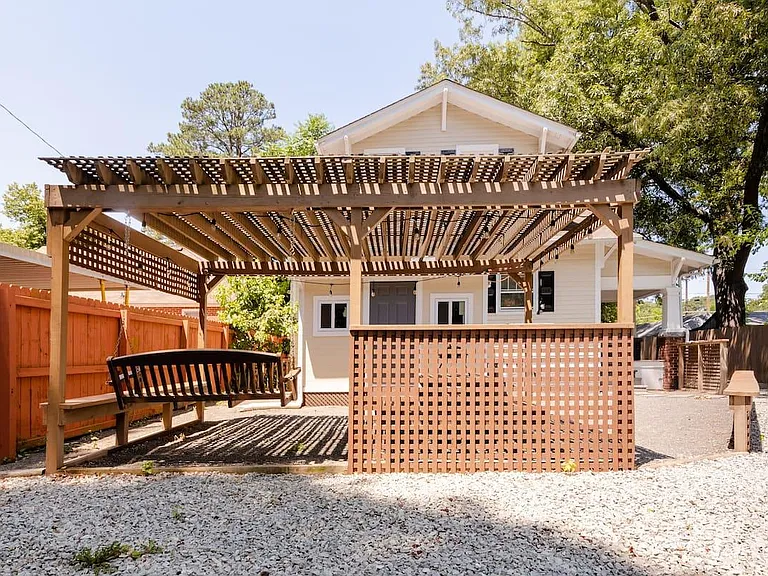 2726 N Roxboro St — Photo 36
