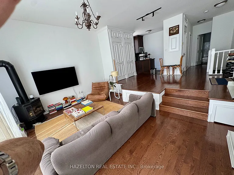 19 Lowther Ave #3 — Photo 6