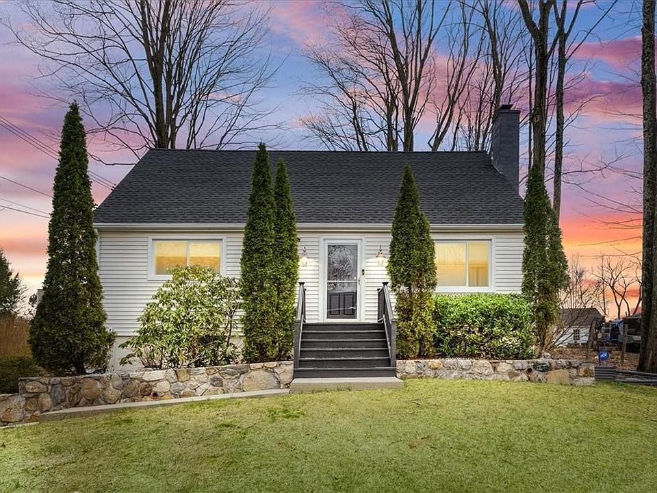 1st image of 2063 Hamblyn Street