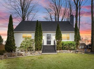 2063 Hamblyn St, Yorktown Heights, NY 10598