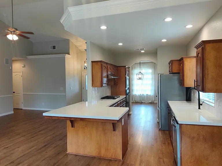 678 Prescott Ave — Photo 6