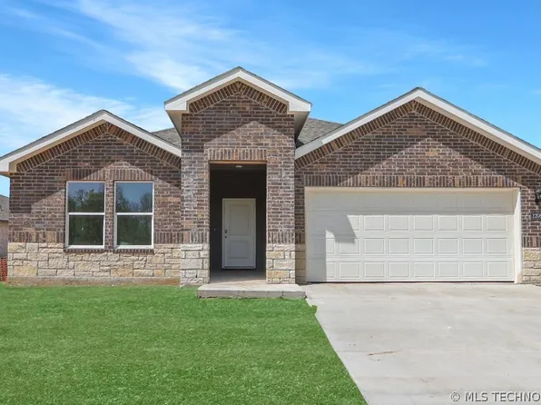 2208 E Toledo St, Broken Arrow, OK 74011
