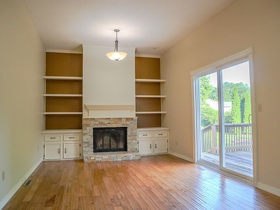2nd image of 1207 W Dianne Ln
