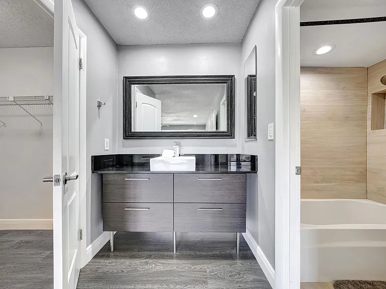 516 Osprey Dr #16C — Photo 37
