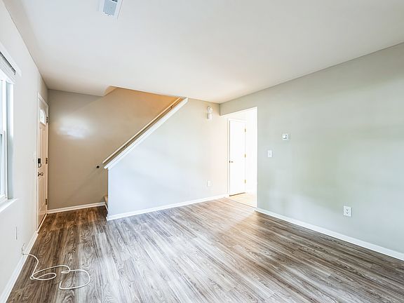 5th image of 1559 Highland Ave APT 3