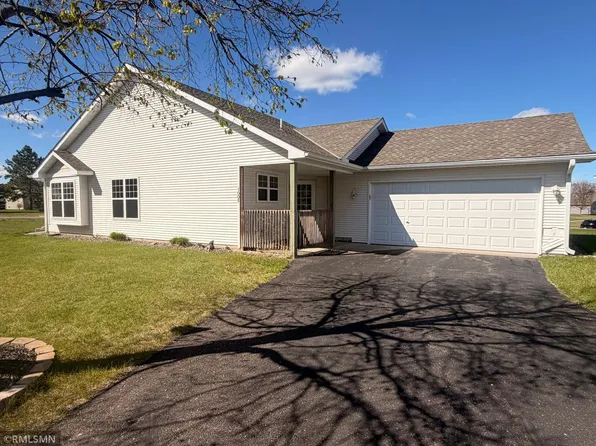 1008 Pleasant View Ct NW, Isanti, MN 55040