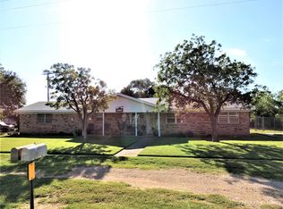 401 S Main St, Trent, TX 79561