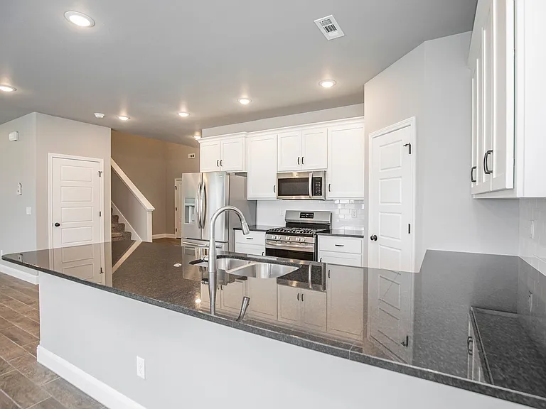 2010 Periwinkle Pl — Photo 9