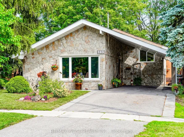 143 Botany Hill Rd, Toronto, ON M1G 3K6