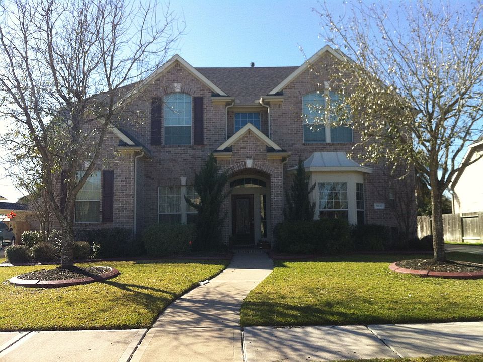 Beautiful Home & landscaping