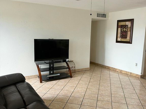 5th image of 6213 W BERKELEY Road
