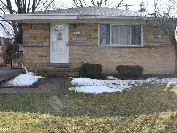19508 Salisbury St, Saint Clair Shores, MI 48080