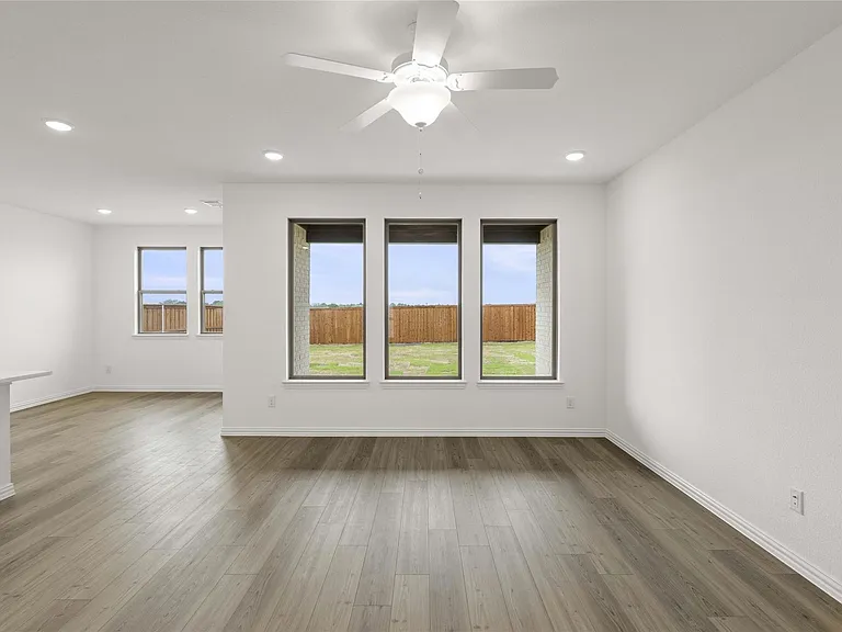 1422 Greenbelt Dr — Photo 5