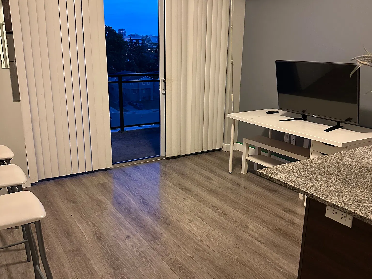 2 bed, $1,800 — Photo 3
