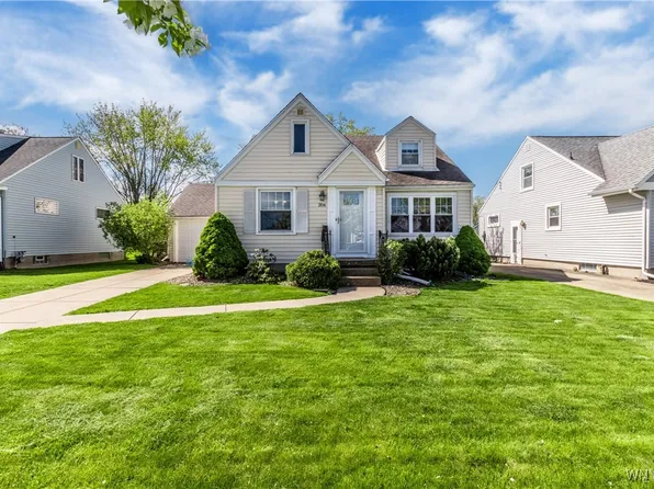 204 Briarhurst Dr, Tonawanda, NY 14150