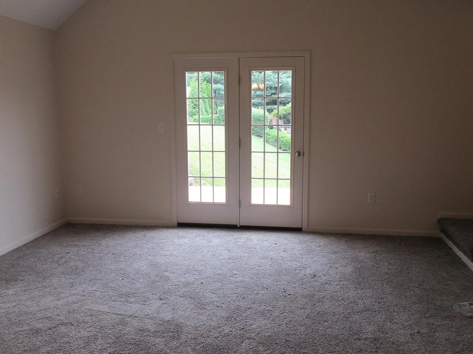 3 bed, 1700 sqft, $2,300 — Photo 4