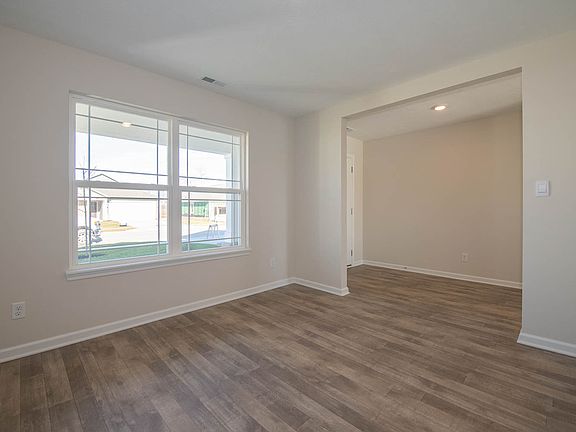 5th image of 1447 Fleming Dr