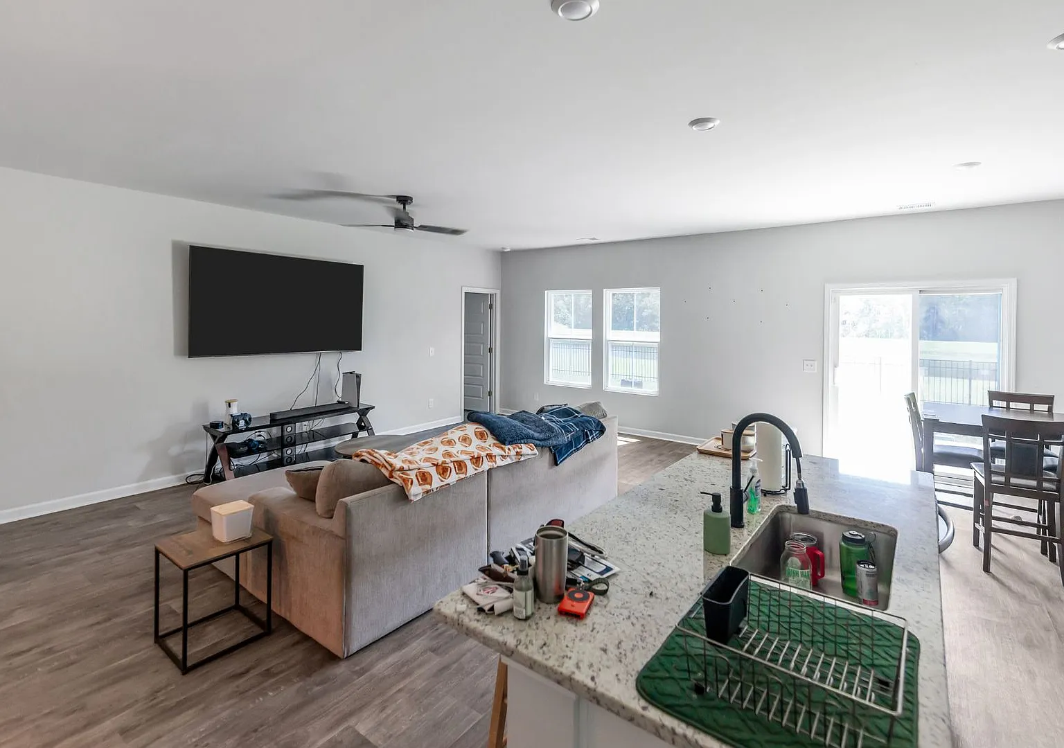 Simply Comfortable 4BR Home in Edgewater at New Hampstead — Photo 3