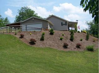 138 Four Horse Ln, Sugar Grove, NC 28679