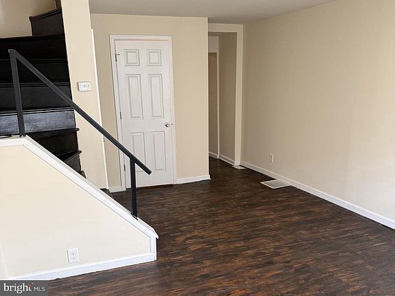 4th image of 223 Gerritt St