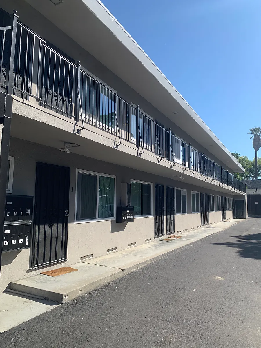Building Photo - 470 S 2nd St #14