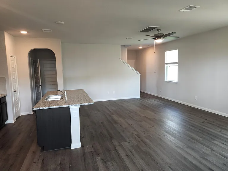 22010 King Heights Ln — Photo 3