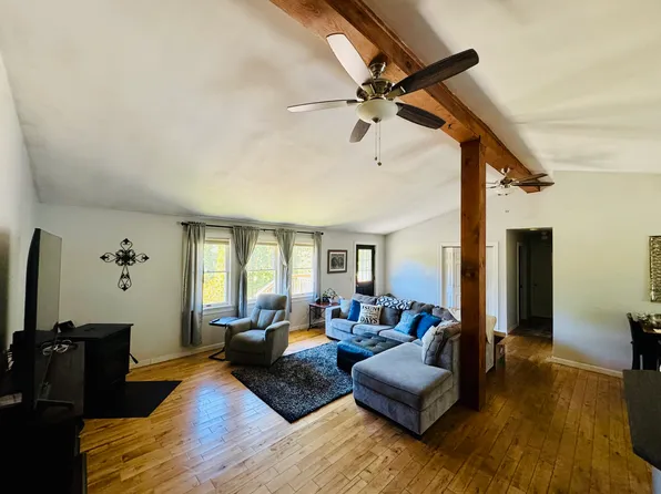 95 Pipeline Rd, Raymond, ME 04071