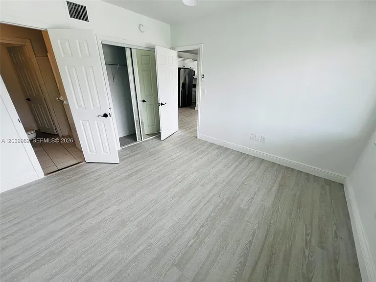 2033 Calais Dr #10 — Photo 15