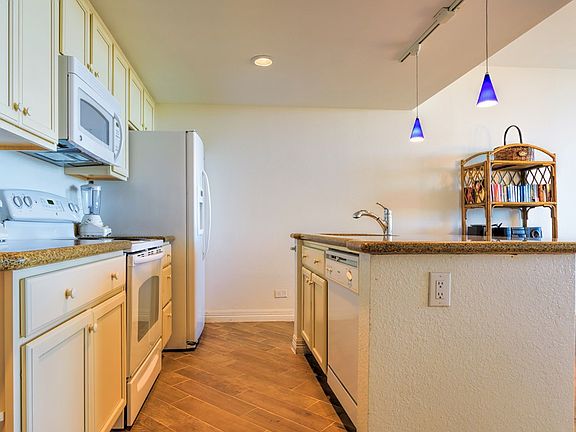 4th image of 1000 Padre Blvd Unit 321