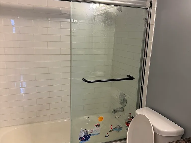 1305 Kingsbury Dr #E — Photo 12