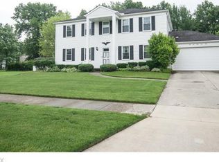 26959 Greenbrooke Dr, Olmsted Falls, OH 44138