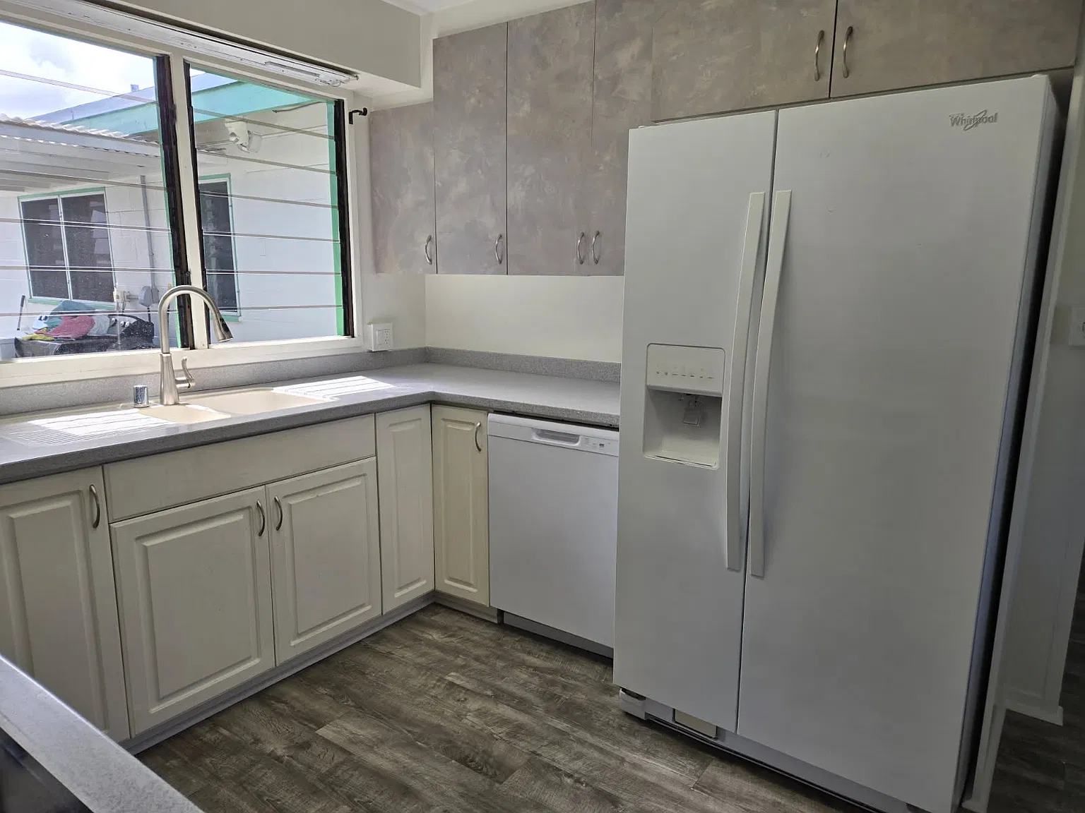 3 bed, 1300 sqft, $4,950 — Photo 3