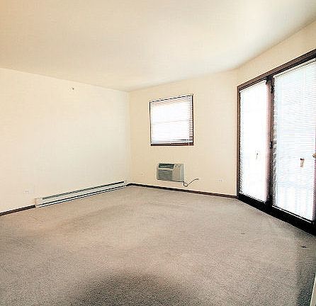 4th image of 330 Leah Ln APT 2C